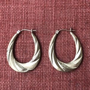14K Gold Hollow Hoop Earrings